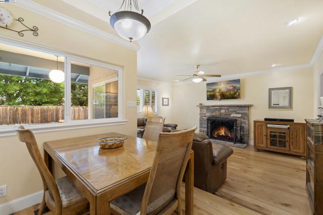 5145 Springdale Ave, Pleasanton CA: https://media.crmls.org/mediaz/8677dfc1-ab7e-4fdd-93ac-45f1301ded66.jpg