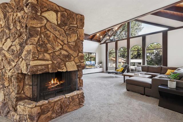 1722 Tierra Libertia Rd, Escondido CA: https://media.crmls.org/mediaz/86786685-03bc-4fcd-a476-88cbd5704618.jpg