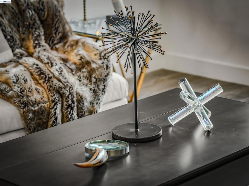 https://media.crmls.org/mediaz/86789bd2-fad8-4edb-ab70-ba77c5f0b6d2.jpg?preset=X-Large