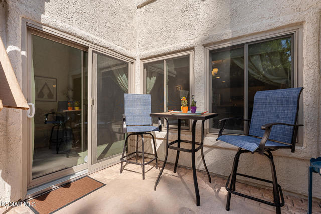 732 Via Colinas, Westlake Village CA: https://media.crmls.org/mediaz/86799683-402f-4f62-971b-46958bf7dab3.jpg