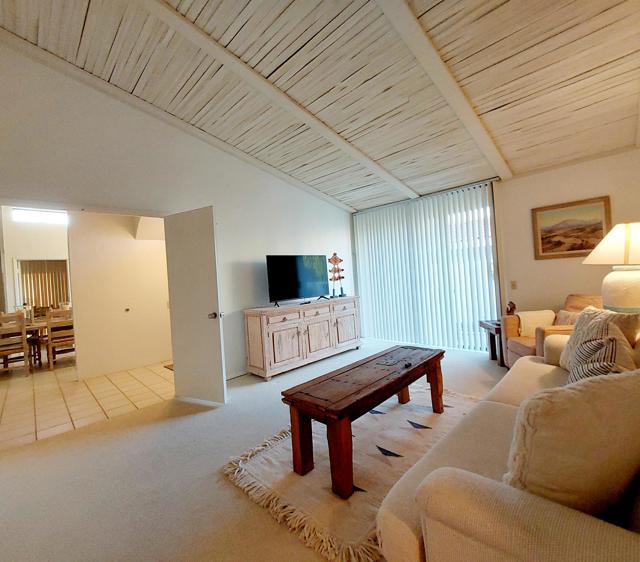 45885 Algonquin Circle, Indian Wells CA: https://media.crmls.org/mediaz/8679e69f-a0c4-4848-a475-b71af443d016.jpg