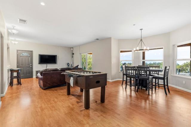 14643 Tumble Weed Lane, Royal Oaks CA: https://media.crmls.org/mediaz/867a1929-97cf-4059-a8ad-1ceb2f7ccf08.jpg