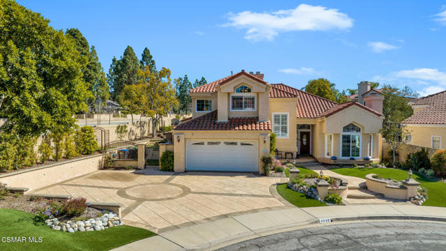 4542 Skidmore Court, Moorpark CA: https://media.crmls.org/mediaz/867a9246-487e-4830-af10-8cff0157d04d.jpg