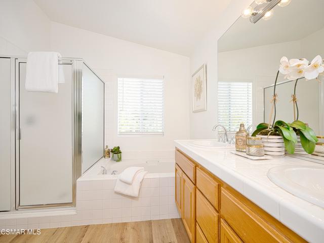 3127 La Casa Court, Thousand Oaks CA: https://media.crmls.org/mediaz/867b7a6f-bf01-4180-8097-67a1e5820118.jpg