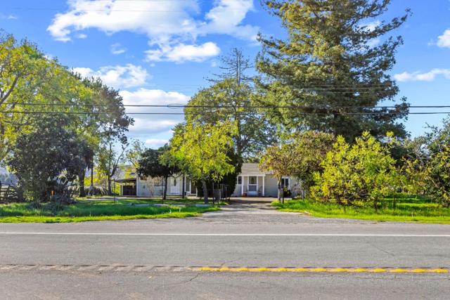 10395 Santa Teresa Boulevard, Gilroy CA: https://media.crmls.org/mediaz/867c6ae7-d9a5-4f26-b73a-f796e1dcce62.jpg