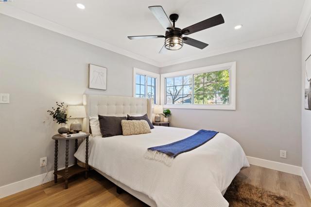 1692 Maryland St, Redwood City CA: https://media.crmls.org/mediaz/867cd0c6-f512-4ee1-a1c6-e41bc3f96e4b.jpg