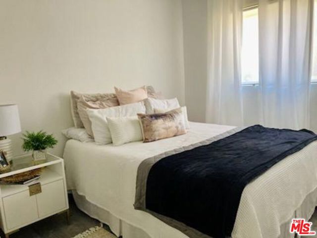 76983 California Drive, Palm Desert CA: https://media.crmls.org/mediaz/867d72ca-d15b-42d0-b9b9-31acd0c38d05.jpg