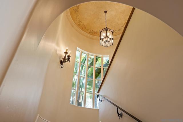 16356 Rambla De Las Flores, Rancho Santa Fe CA: https://media.crmls.org/mediaz/867d9ac5-9beb-4793-8480-b66848d3e5b2.jpg