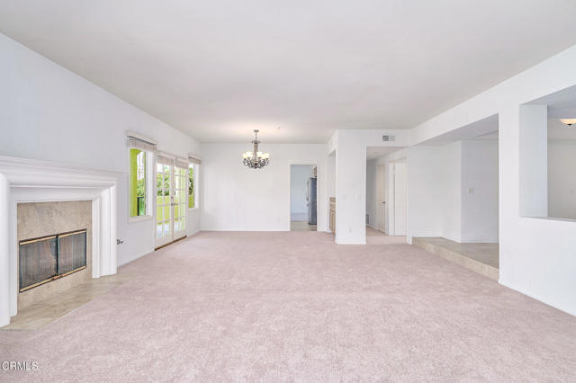 4229 Harbour Island Lane, Oxnard CA: https://media.crmls.org/mediaz/867dec9f-a5f2-46e8-b1a7-b80f04f07ee7.jpg