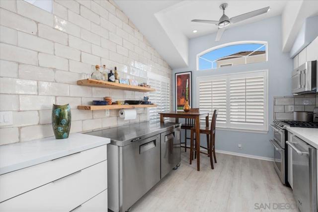 700 Lido Park Dr, Newport Beach CA: https://media.crmls.org/mediaz/867ed2a3-28ba-4f85-bf7a-fdc5f4f4b540.jpg