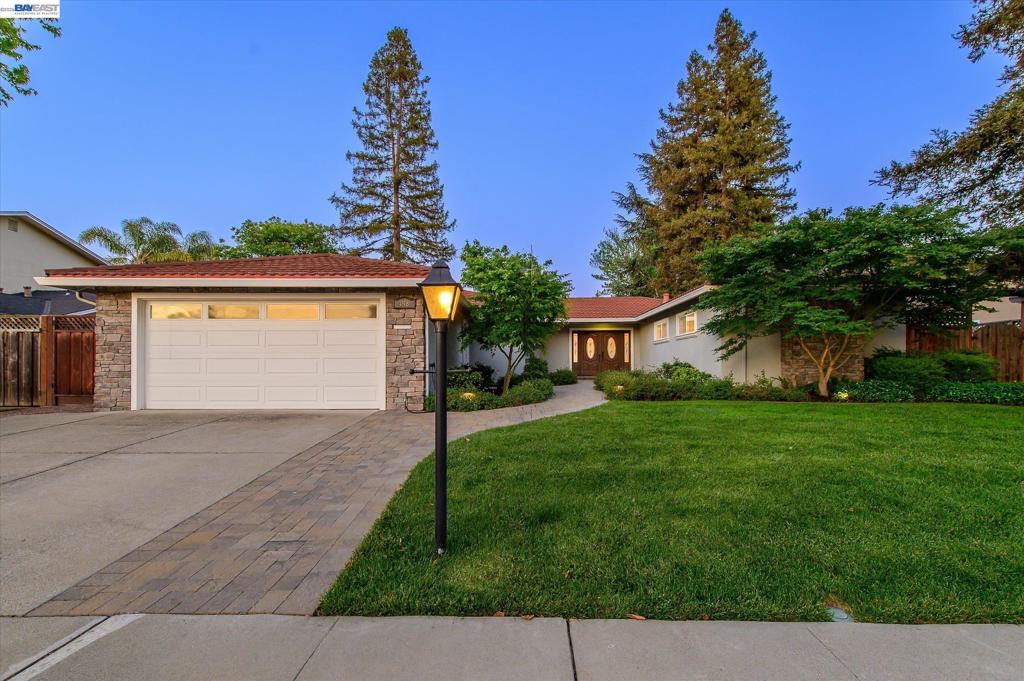 1778 Beachwood Way
