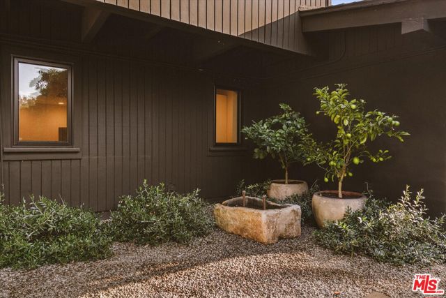737 Halliday Avenue, Los Angeles CA: https://media.crmls.org/mediaz/868006d0-c09f-4f21-ae66-5cf79702bf4f.jpg