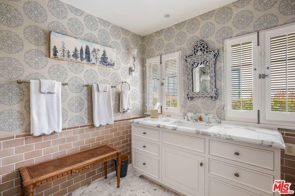 MLS #25491095 image #17