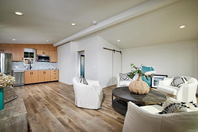177 N Vulcan Avenue, Encinitas CA: https://media.crmls.org/mediaz/868051fe-20dd-4e04-9315-544e3683498c.jpg