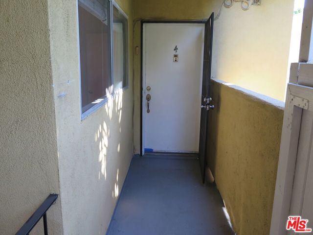 12488 GILMORE Avenue, Los Angeles CA: https://media.crmls.org/mediaz/8680d5fa-5763-48a7-aa1b-ebc3f42c50a0.jpg