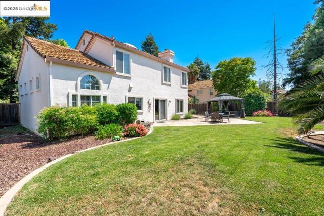 1281 Sea Vista Dr, Brentwood CA: https://media.crmls.org/mediaz/8680de68-4e04-4d10-adf8-4771e5aec802.jpg
