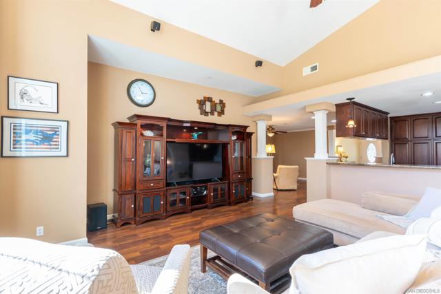 3121 Alta Verde, Fallbrook CA: https://media.crmls.org/mediaz/86814b81-dd27-41d6-8d52-23ff99a201ae.jpg