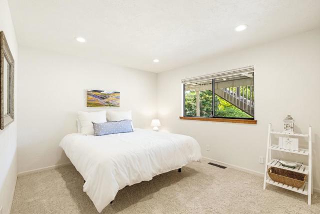 321 Pine Forest Drive, Aptos CA: https://media.crmls.org/mediaz/86819b10-1a84-4522-b83f-5cb3b0297b14.jpg