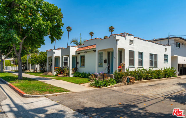 522 - 532 Idaho Avenue, Santa Monica CA: https://media.crmls.org/mediaz/8681dcb8-d08a-488a-b950-d387ea62babd.jpg