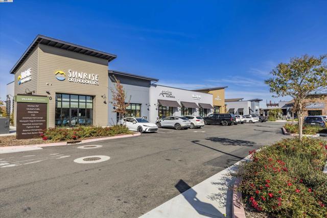2024 Honey Church Pl, Roseville CA: https://media.crmls.org/mediaz/8682634f-3cf7-44b0-a147-4192abc097fd.jpg