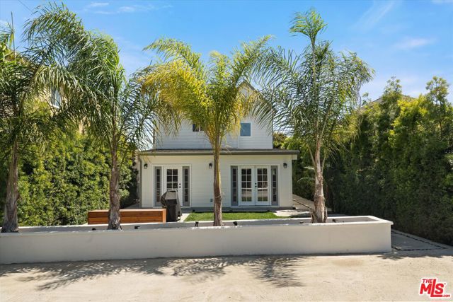 584 W 10th Street, San Pedro CA: https://media.crmls.org/mediaz/8682640d-2680-4a9d-9540-99d99848a89e.jpg