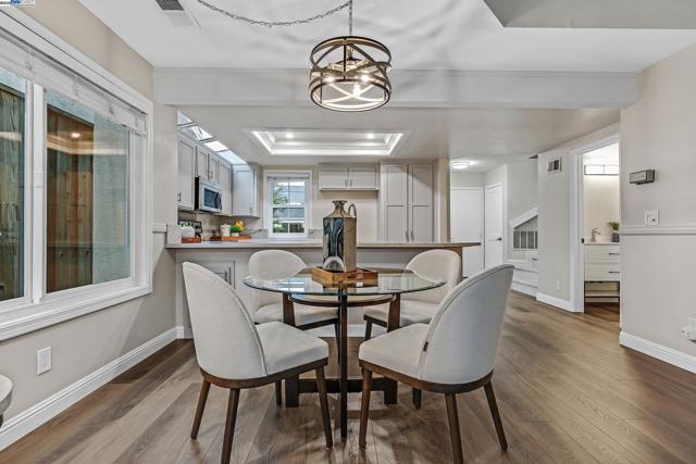 1410 Groth Cir, Pleasanton CA: https://media.crmls.org/mediaz/86828a59-9ee1-4c0b-b281-2dc6dc793a3a.jpg