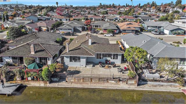 612 Glenwood Isle, Alameda, California 94501, 3 Bedrooms Bedrooms, ,2 BathroomsBathrooms,Single Family Residence,For Sale,Glenwood Isle,41083571