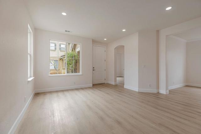 9135 Desiderio Way, Gilroy CA: https://media.crmls.org/mediaz/86830f9b-2480-4606-93ed-6d2ceccd0a00.jpg
