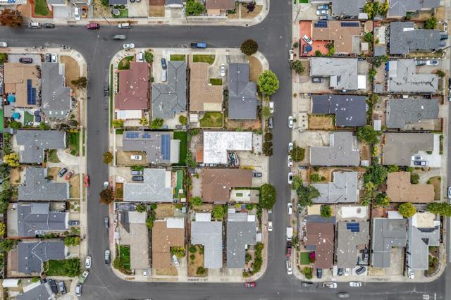 28458 Etta Ave, Hayward CA: https://media.crmls.org/mediaz/8683c1fe-073f-4a34-80d6-08bf5c049888.jpg