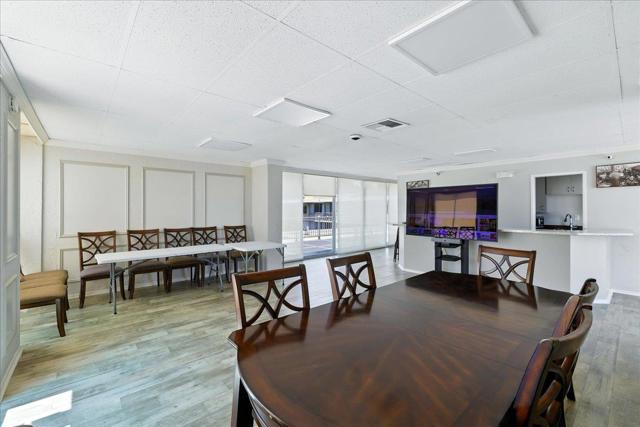 400 Davey Glen Road, Belmont CA: https://media.crmls.org/mediaz/868418fe-f763-456b-a8b2-b3d91ccc2965.jpg
