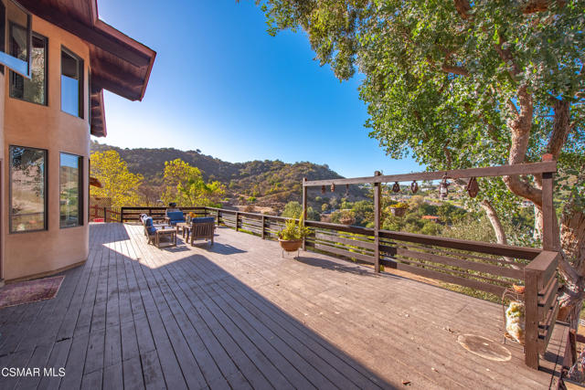 356 E Carlisle Road, Thousand Oaks CA: https://media.crmls.org/mediaz/8684d579-c1d3-43ec-b9b6-53172b91c403.jpg