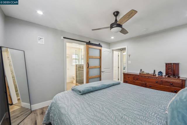 5521 Alaska Dr, Concord CA: https://media.crmls.org/mediaz/8685995c-a67c-484c-92ab-0de6bf91b782.jpg