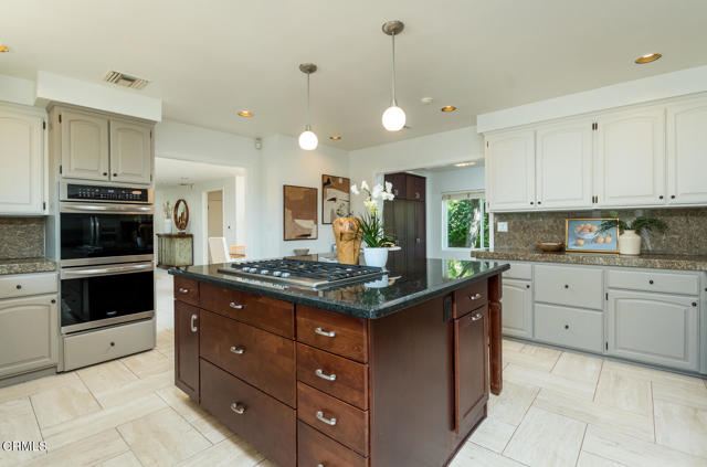 Detail Gallery Image 18 of 74 For 3550 Santa Carlotta St, Glendale,  CA 91214 - 5 Beds | 4 Baths