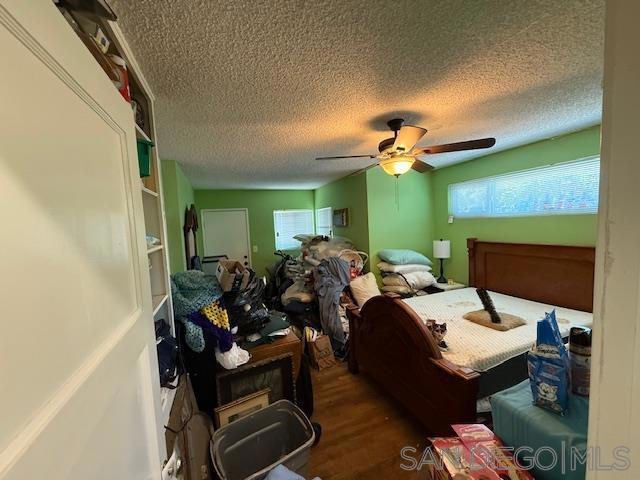 14308 Miranda St, Van Nuys CA: https://media.crmls.org/mediaz/86865e67-659d-4655-85fd-3b27f51b90bc.jpg