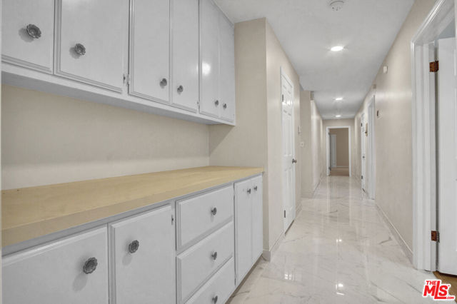 11410 Canton Drive, Studio City CA: https://media.crmls.org/mediaz/86866e9e-810b-413c-a7b5-1058c3617eaa.jpg