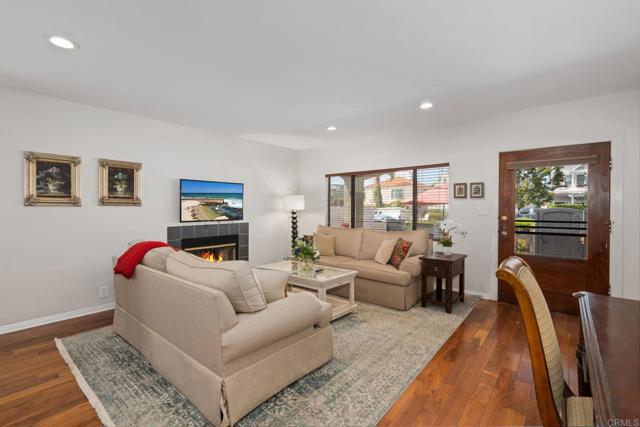 Detail Gallery Image 12 of 34 For 853 C Ave, Coronado,  CA 92118 - 4 Beds | 2 Baths