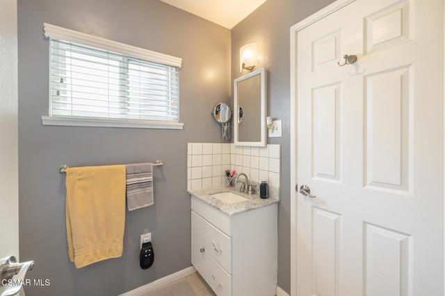 5356 Chesebro Road, Agoura Hills CA: https://media.crmls.org/mediaz/8686e6b8-855a-457f-a772-ea0aa6be234a.jpg