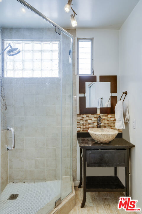 523 S Coronado Street, Los Angeles CA: https://media.crmls.org/mediaz/868796a5-d8d5-4644-8b21-afa4eed18e7d.jpg