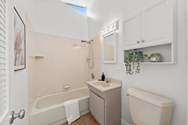 4163 Park Boulevard, Palo Alto CA: https://media.crmls.org/mediaz/8687b94c-b323-419b-899d-bae66cd4abd7.jpg