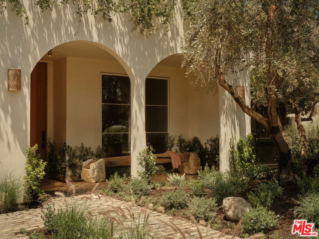 5 Bed Home for Sale in Los Angeles, California