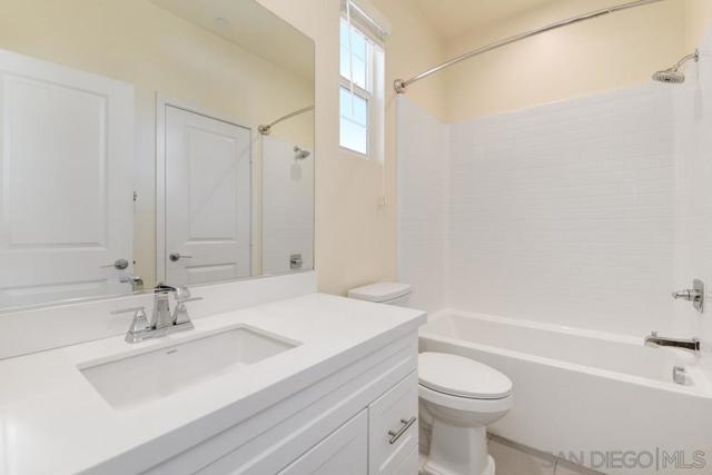 4314 Star Path Way, Oceanside CA: https://media.crmls.org/mediaz/86884657-7867-4b74-ac40-97d2644eca7b.jpg