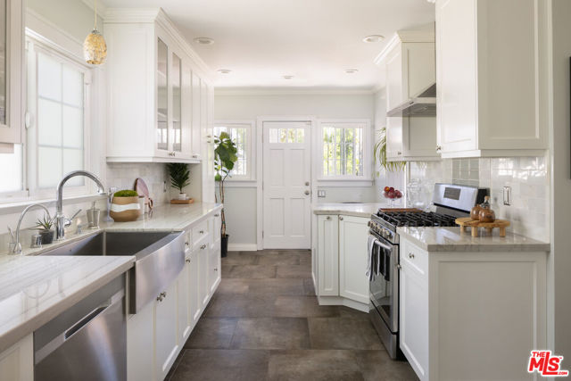 922 N Edgemont Street, Los Angeles CA: https://media.crmls.org/mediaz/8688a654-d7d9-43c1-a736-3bf125083cac.jpg