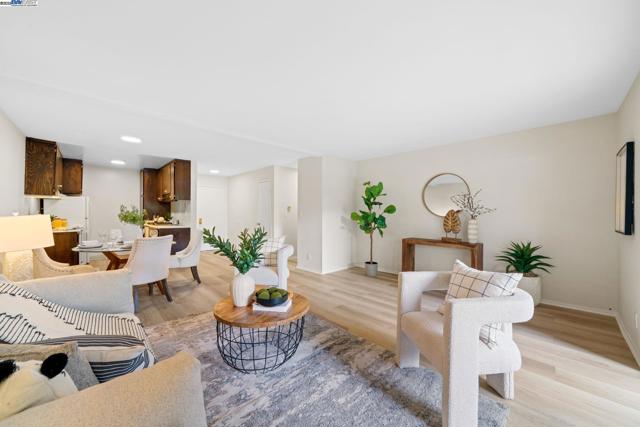 1327 Webster St, Alameda CA: https://media.crmls.org/mediaz/8688c974-0212-41eb-b496-f305a6a889f7.jpg