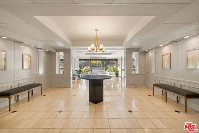 906 N Doheny Drive, West Hollywood CA: https://media.crmls.org/mediaz/86898e76-59c0-4f65-beb8-32dce58702e2.jpg