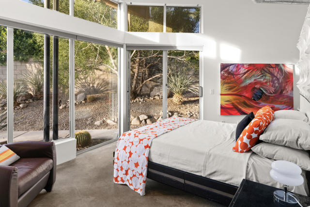 Image 16 of 30 For 2555 Junipero Avenue