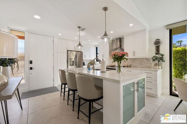 1095 S La Verne Way, Palm Springs CA: https://media.crmls.org/mediaz/868ad987-6374-43fa-8890-ac5bdb8d5e0e.jpg