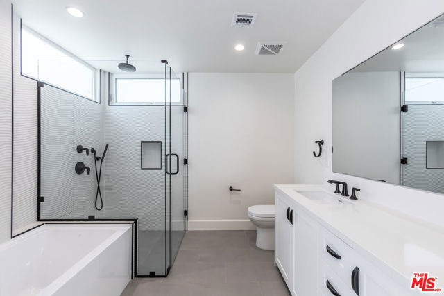 857 N Hayworth Avenue, Los Angeles CA: https://media.crmls.org/mediaz/868b5eef-d67b-4e6c-9405-23d309a0b6bd.jpg
