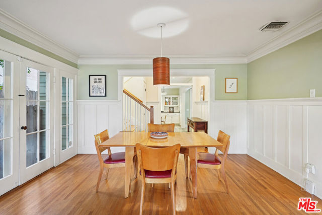 813 Crestmoore Place, Venice CA: https://media.crmls.org/mediaz/868b78b4-3d93-43d8-ab69-39fe90a8bf8c.jpg