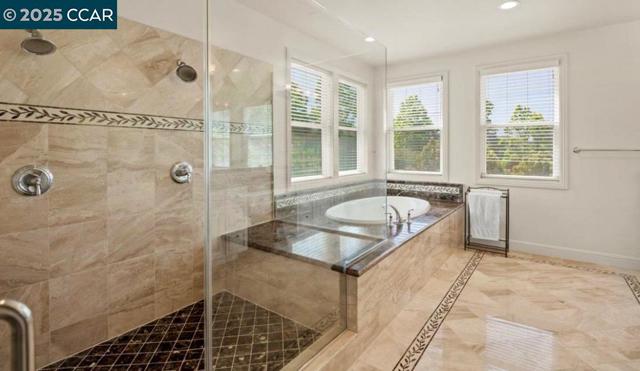 130 Arundel Dr, Hayward CA: https://media.crmls.org/mediaz/868b7933-d4b2-4b66-961b-ec4323f558ea.jpg