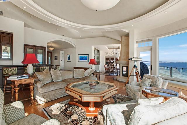 797 Las Olas Dr, Aptos CA: https://media.crmls.org/mediaz/868bfbba-f86b-4b89-8f4c-542ece87caff.jpg